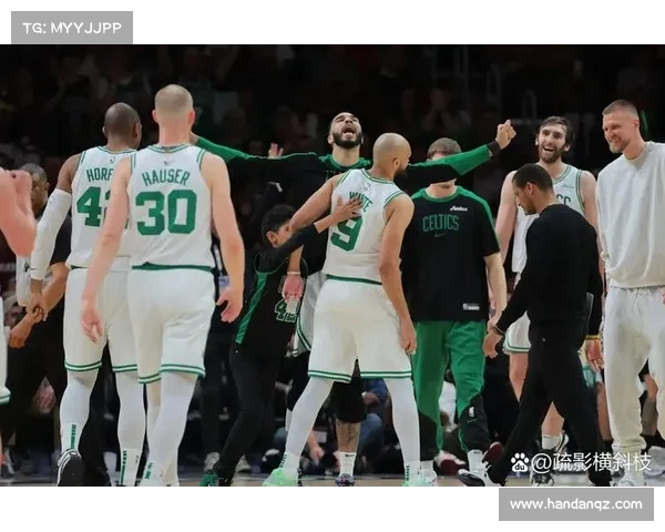 凯尔特人球员表现精彩,继续领跑赛季 凯尔特人球员表现精彩,继续领跑赛季