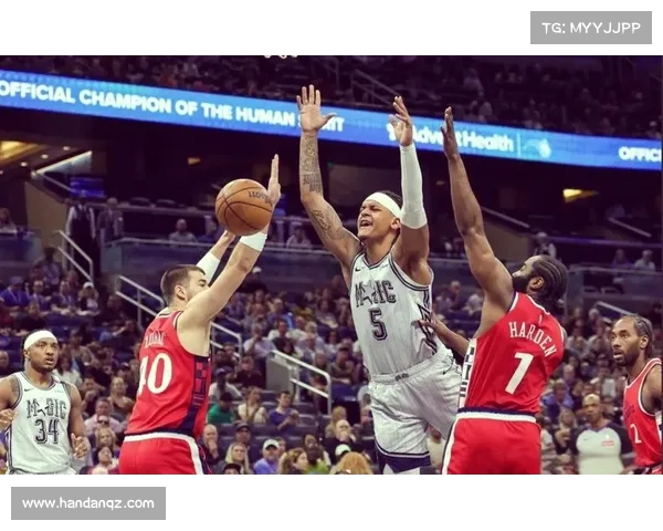 快船队逆袭取胜,展现顽强斗志 快船队逆袭取胜,展现顽强斗志